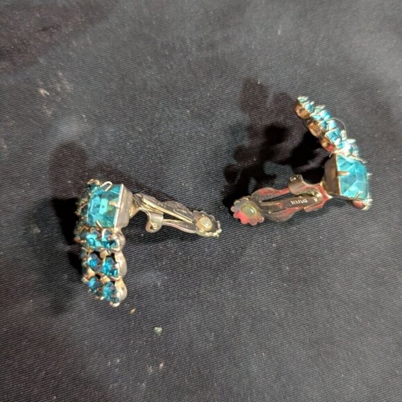 Vintage Rhinestone Clip-On Earrings With Blue Stones & Silver Tone Metal - Picture 4 of 8